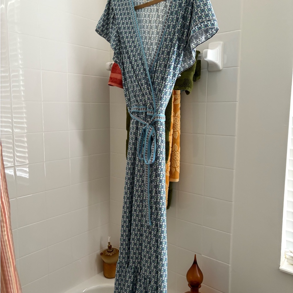 Max Studio Blue and White Patterned Dress